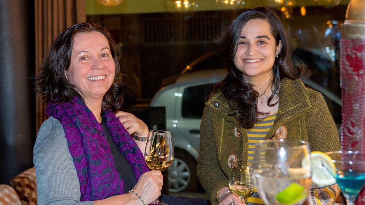 Triana Martínez, una de las imputadas por el asesinato de Isabel Carrasco, solicita la libertad condicional. En la imagen, junto a su madre, autora confesa del asesinato. | SPEND IN