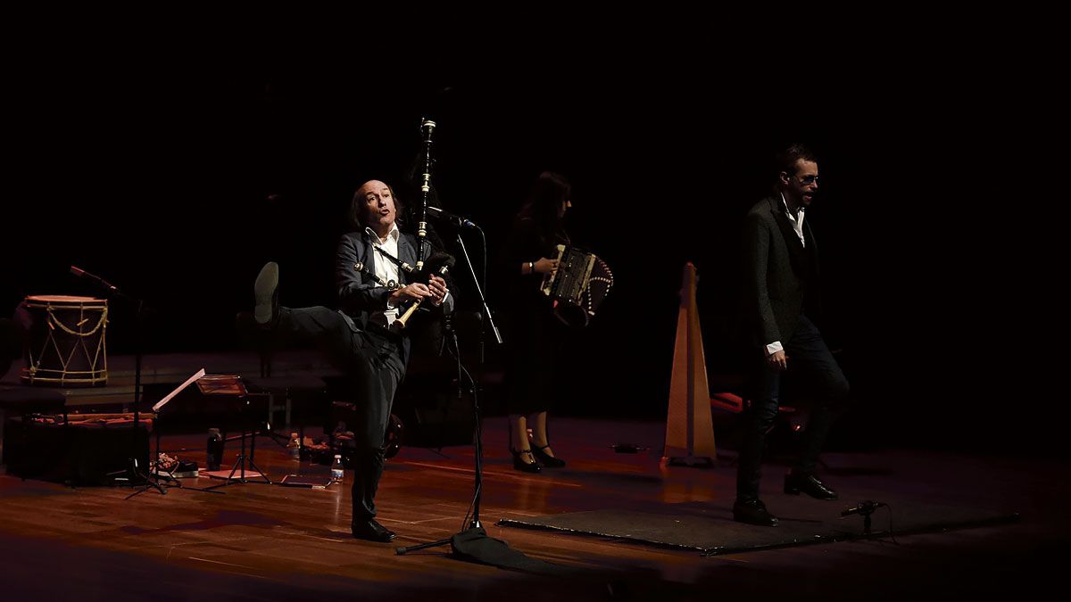 El gaitero gallego en el concierto de Navidad del pasado año en el Auditorio Ciudad de León. | SAÚL ARÉN