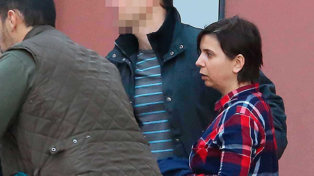 La mujer fue detenida por la Guardia Civil cuando se desmontó su trama. | ICAL