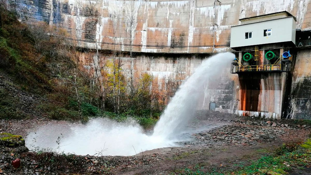 Después de décadas vuelve el agua al río Valseco. | R.P.N.