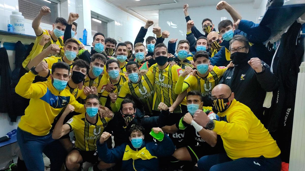 El Portugalete celebra su triunfo ante la Deportiva.