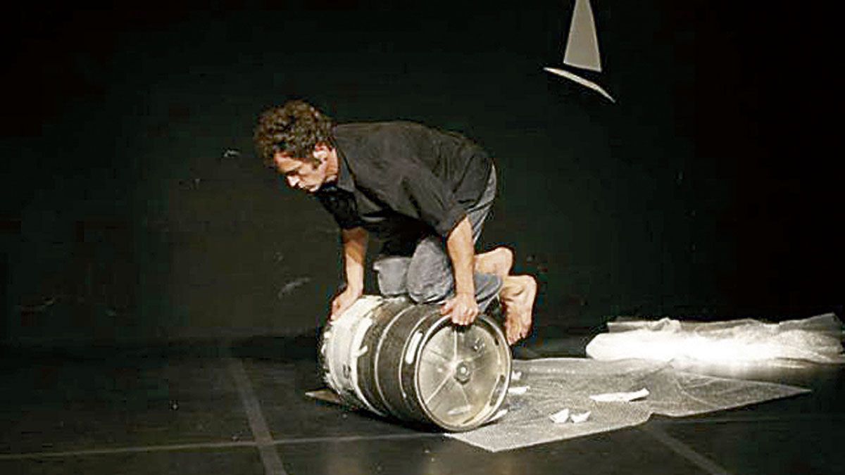 Ángel Zotes es uno de los artífices del espectáculo de danza y acción teatral ‘Braille’. Ángel Zotes es uno de los artífices del espectáculo de danza y acción teatral ‘Braille’.