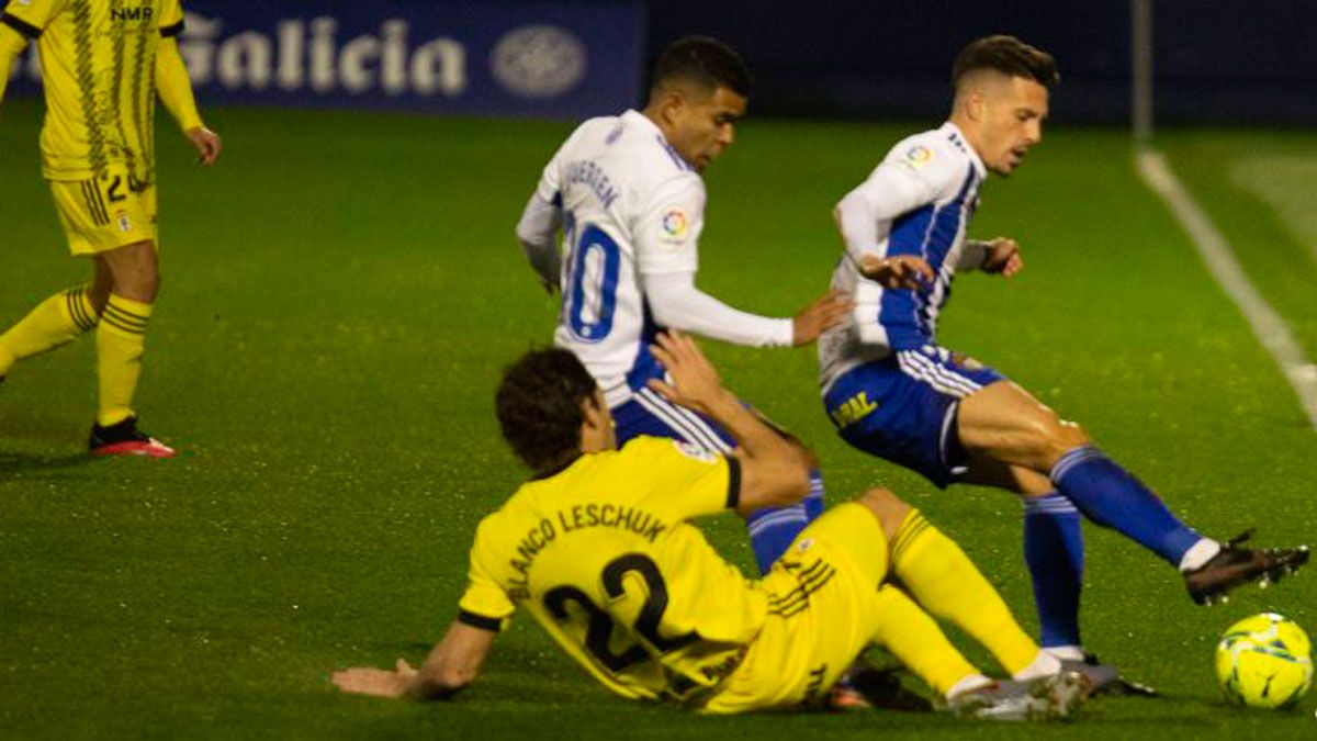 Un instante del choque entre Ponferradina y Oviedo. | LALIGA