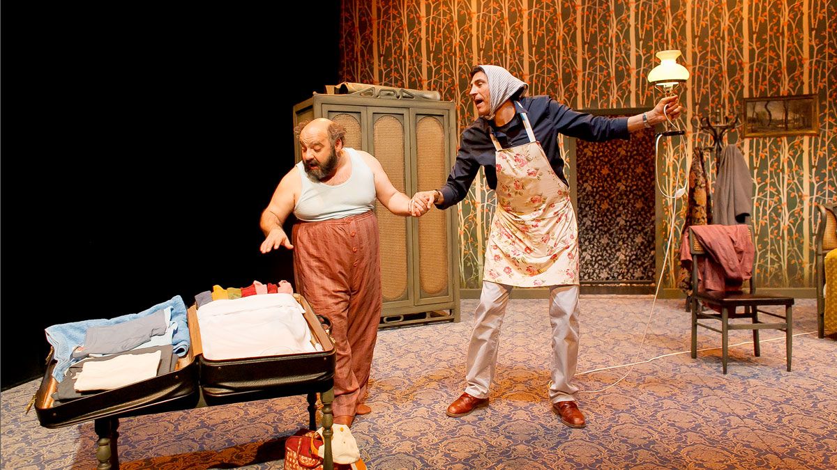 Un momento de la representación de 'Pulgarcito' por la compañía Teatro Paraíso. Un momento de la representación de 'Pulgarcito' por la compañía Teatro Paraíso.