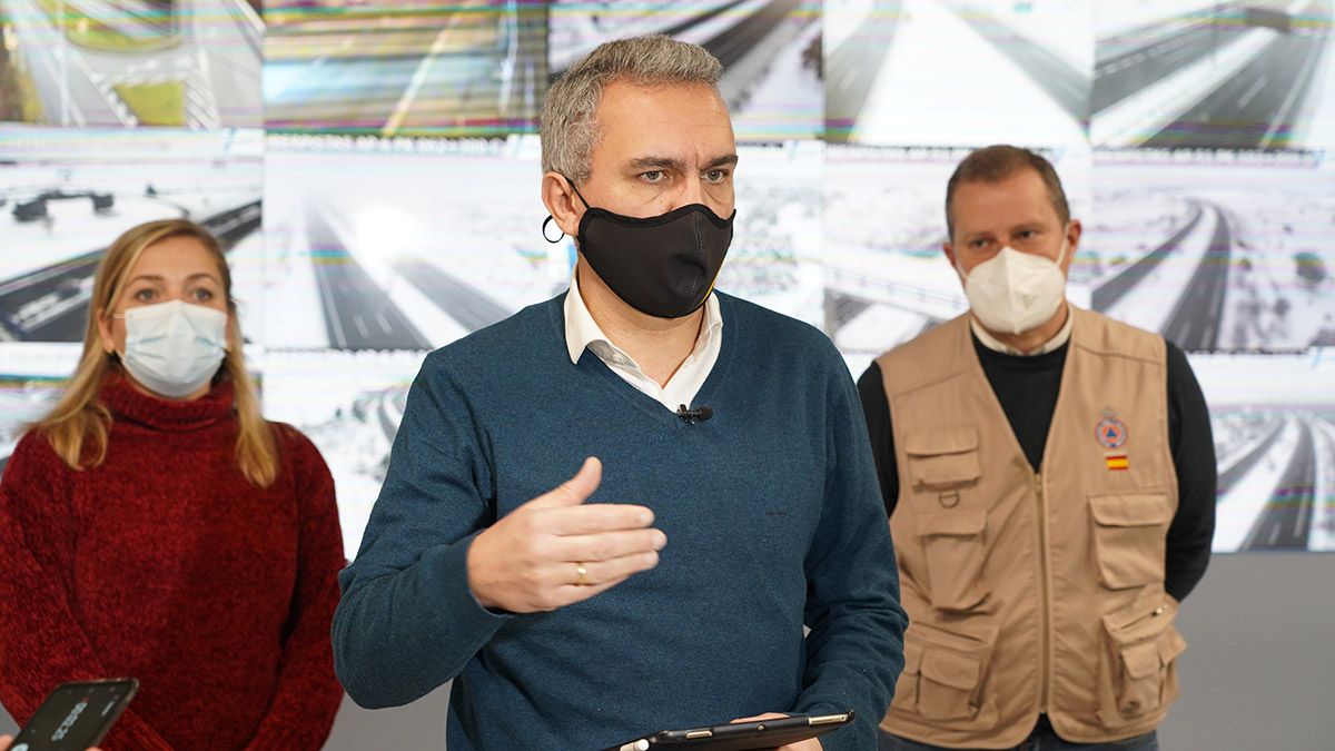 El delegado del Gobierno de Castilla y León, Javier Izquierdo, informa sobre el estado de las carreteras y la evolución de los efectos de la borrasca. | ICAL El delegado del Gobierno de Castilla y León, Javier Izquierdo, informa sobre el estado de las carreteras y la evolución de los efectos de la borrasca. | ICAL