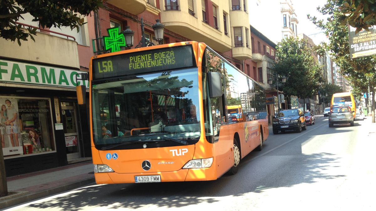 El servicio de transporte de Ponferrada lo ofrecerá Aupsa desde febrero. El servicio de transporte de Ponferrada lo ofrecerá Aupsa desde febrero.