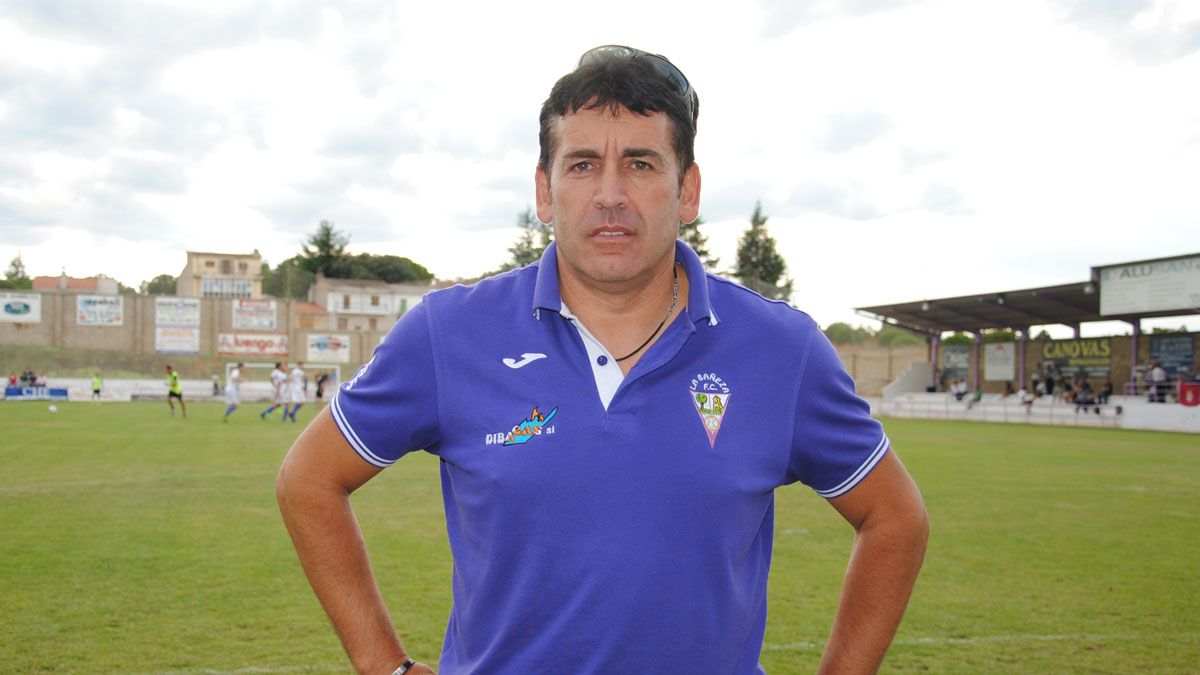 Luis Carnicero, en el partido de este lunes ante Unionistas. | ABAJO