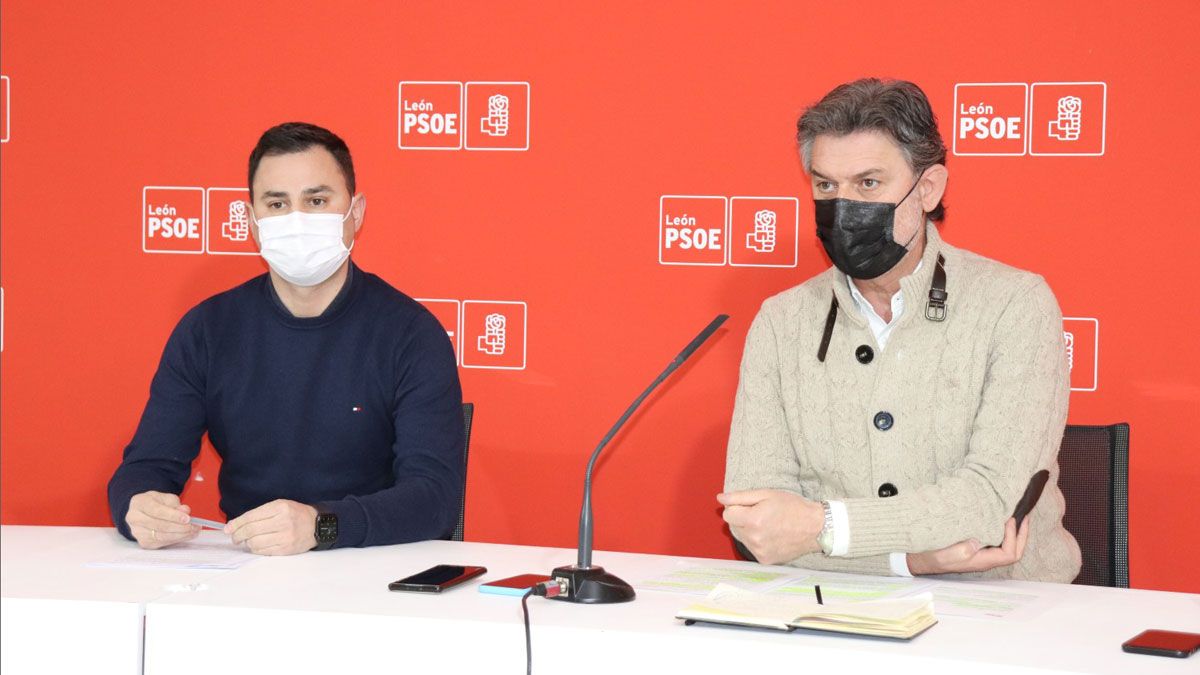 Javier Alfonso Cendón y José Luiz Vázquez en la rueda de prensa. | ICAL