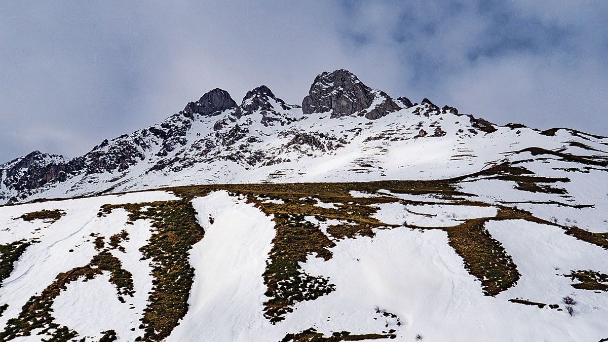 Las tres Marías desde el inicio de la ruta. | VICENTE GARCÍA