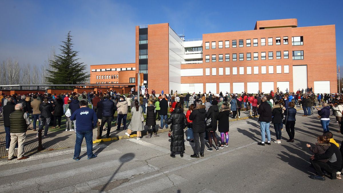 Imagen de archivo de la manifestación de noviembre en defensa del servicio de Oncología en el Hospital del Bierzo. | Ical