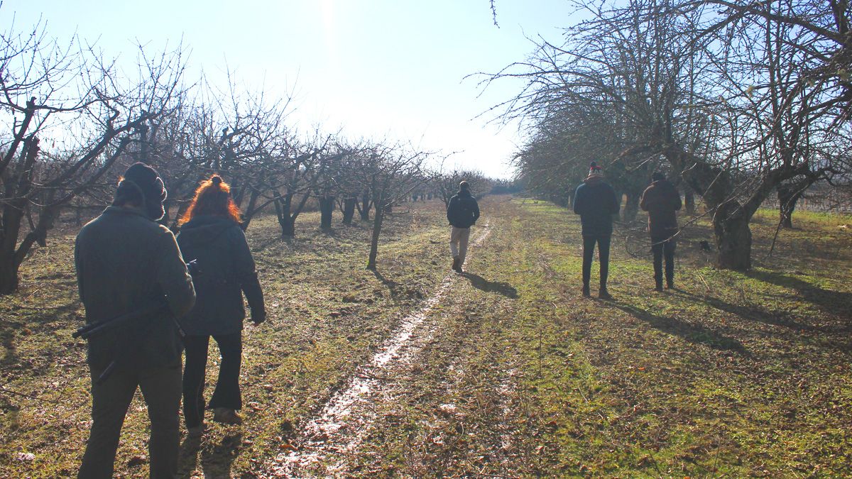 El equipo técnico del proyecto: Maria,Judith,Denis,Rubén,Bruno,Ruben, Raúl y Lucia Suarez visitanddo un paraje . :: f.b.