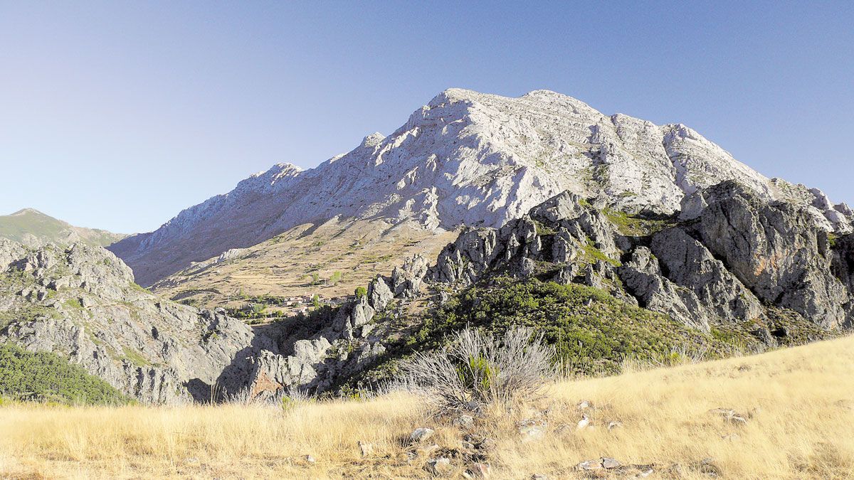 La Collada de La Mata de la Bérbula (La Matica) suma al encanto propio del lugar las espectaculares vistas "hacia los cuatro puntos cardinales". |  AGUSTÍN BERRUETA