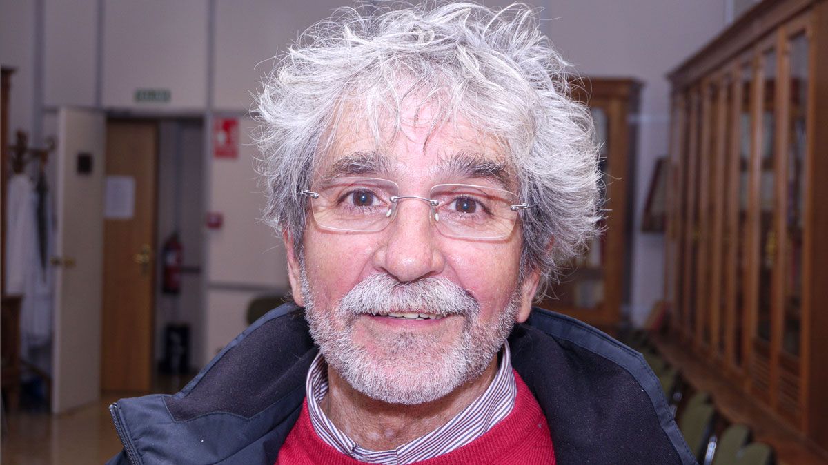 Antonio García Celada ha montado durante los últimos treinta años las exposiciones de la Diputación. | VICENTE GARCÍA