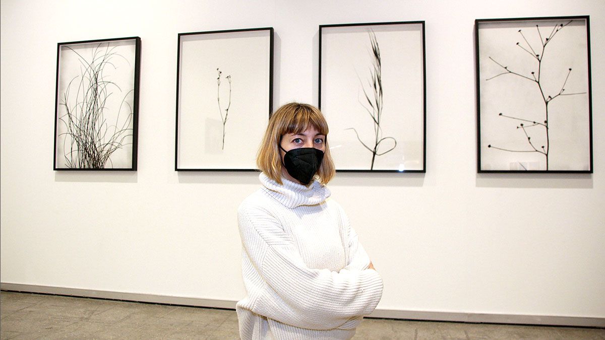 La artista y fotógrafa palentina Ana Frechilla en la inauguración de su exposición ‘Intervalo lúcido’ en el Laboratorio 987 del Musac.