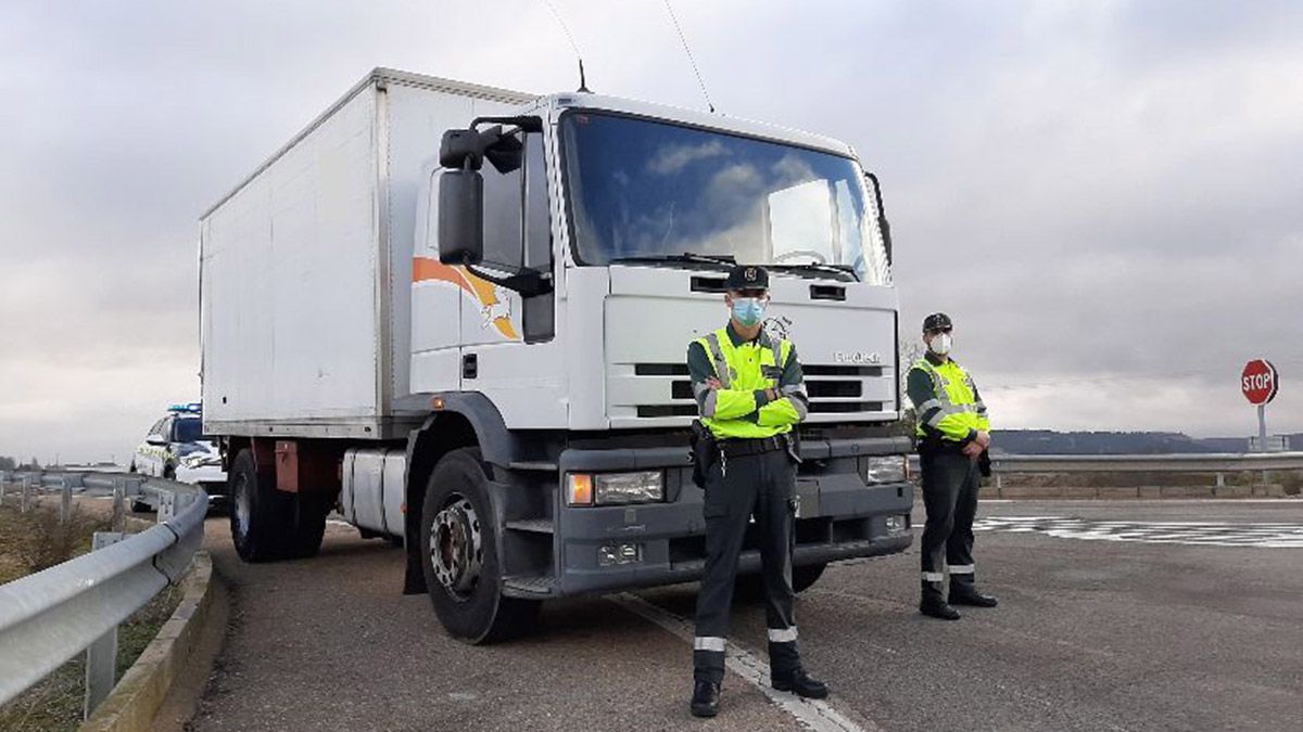 guardia-civil-camion-42121.jpg