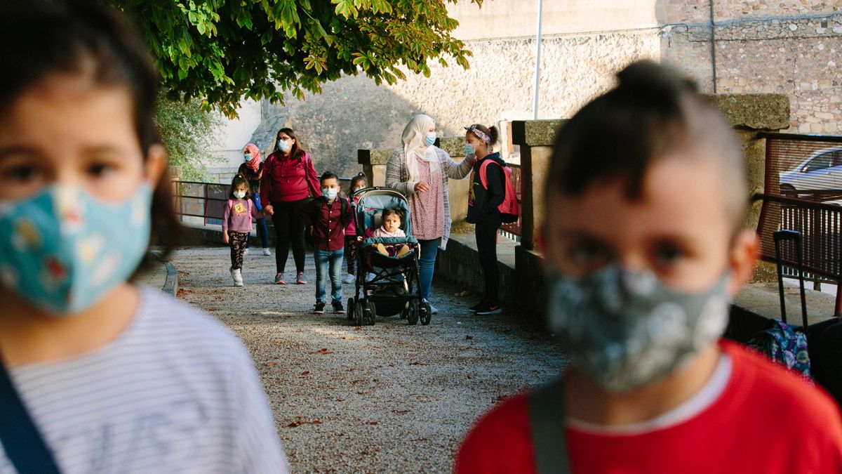 Unos alumnos durante un día de clase de este curso. | ICAL