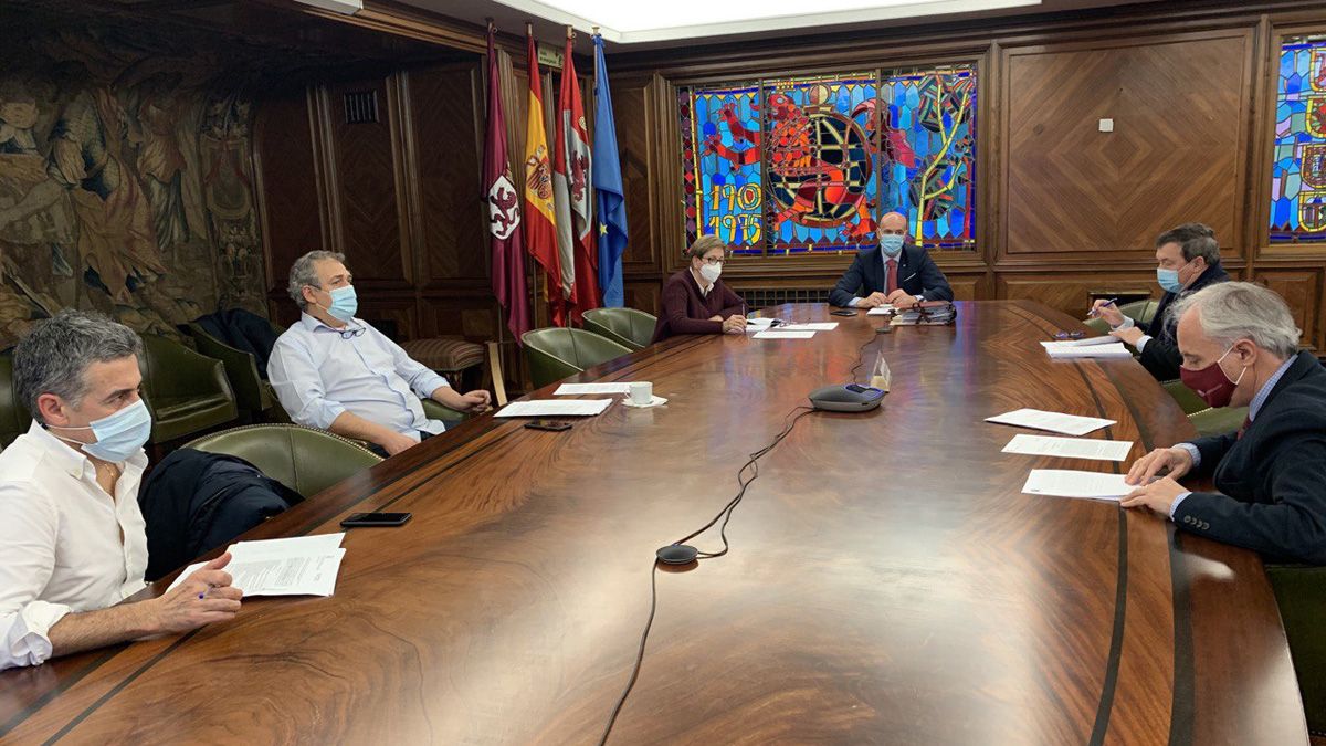 Reunión de la Junta de Gobierno celebrada este viernes. | L.N.C.