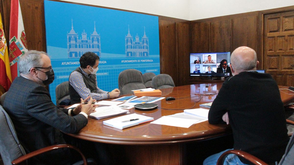 Reunión con los delegados de ADIF del alcalde de Ponferrada.