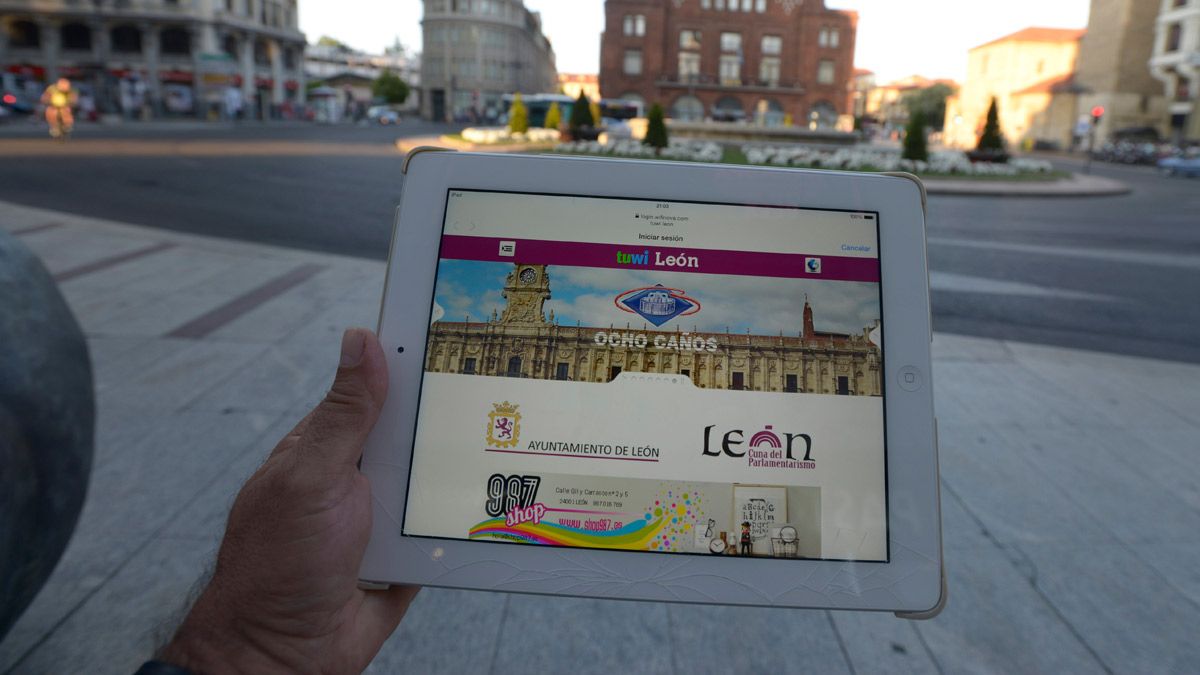 El Ayuntamiento de León se suma al proyecto 'Wifi4EU'. | MAURICIO PEÑA