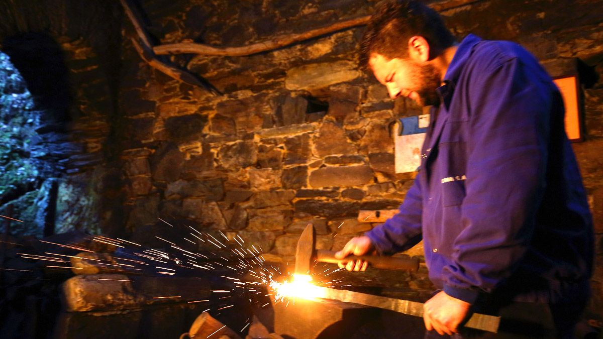 Trabajos de demostración en el fragua. | L.N.C.