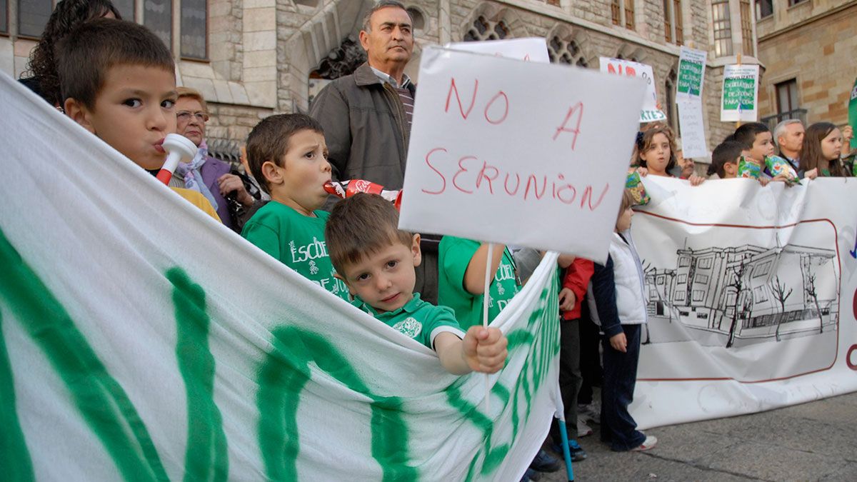 Imagen de una de las manifestaciones contra Serunión el año pasado en León. | MAURICIO PEÑA