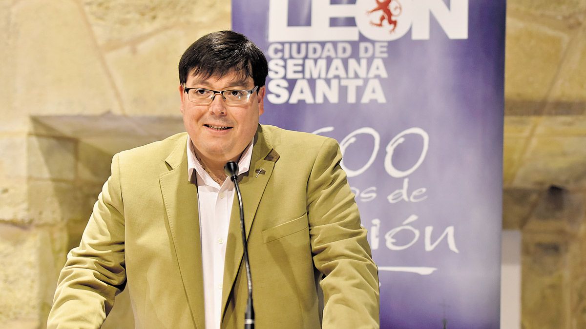 Xuasús González iba a ser el pregonero de la Semana Pasada en 2020. | SAÚL ARÉN