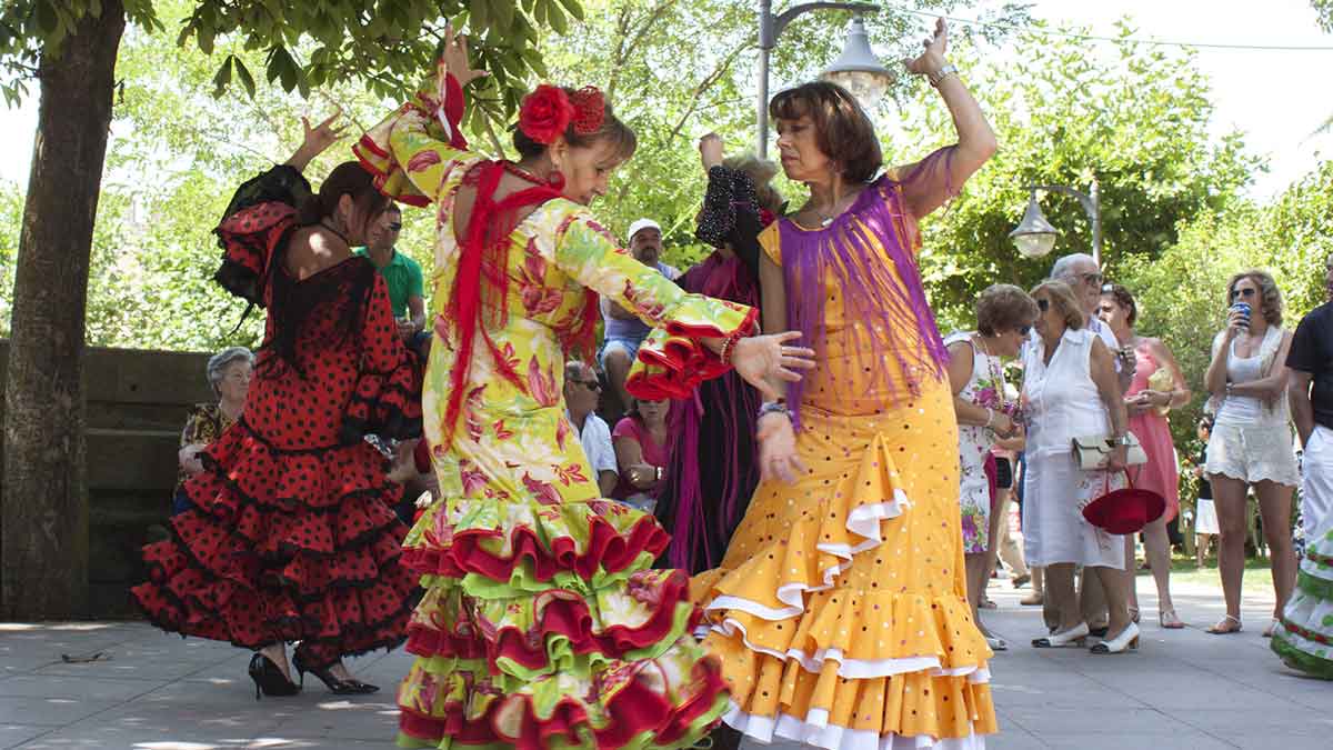 Los bailes fueron una constante drurante toda la jornada de feria. | T. G.