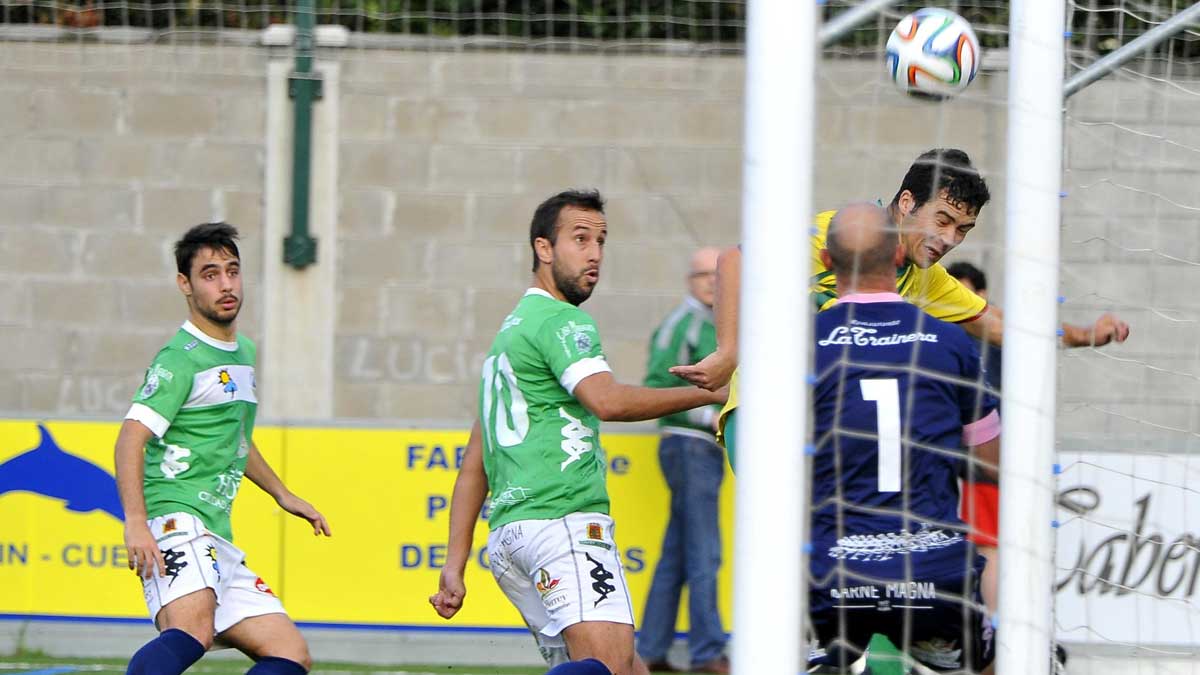 El Astorga deberá remontar en Santa Ana, donde logró sacar un punto en la liga. | DANIEL PEDRIZA (DIARIO MONTAÑÉS)