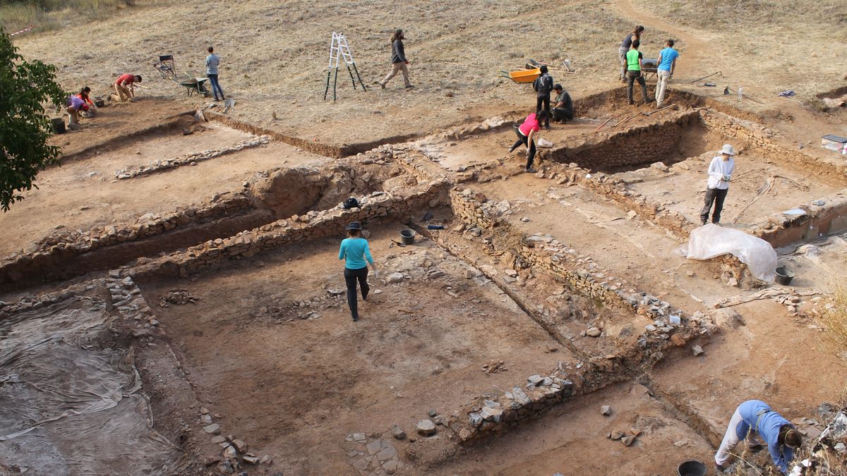 Aspecto de la excavación que se está realizando en el yacimiento de Las Pedreiras, donde residía la dirección de la mina de oro de Las Médulas. | Arantigua