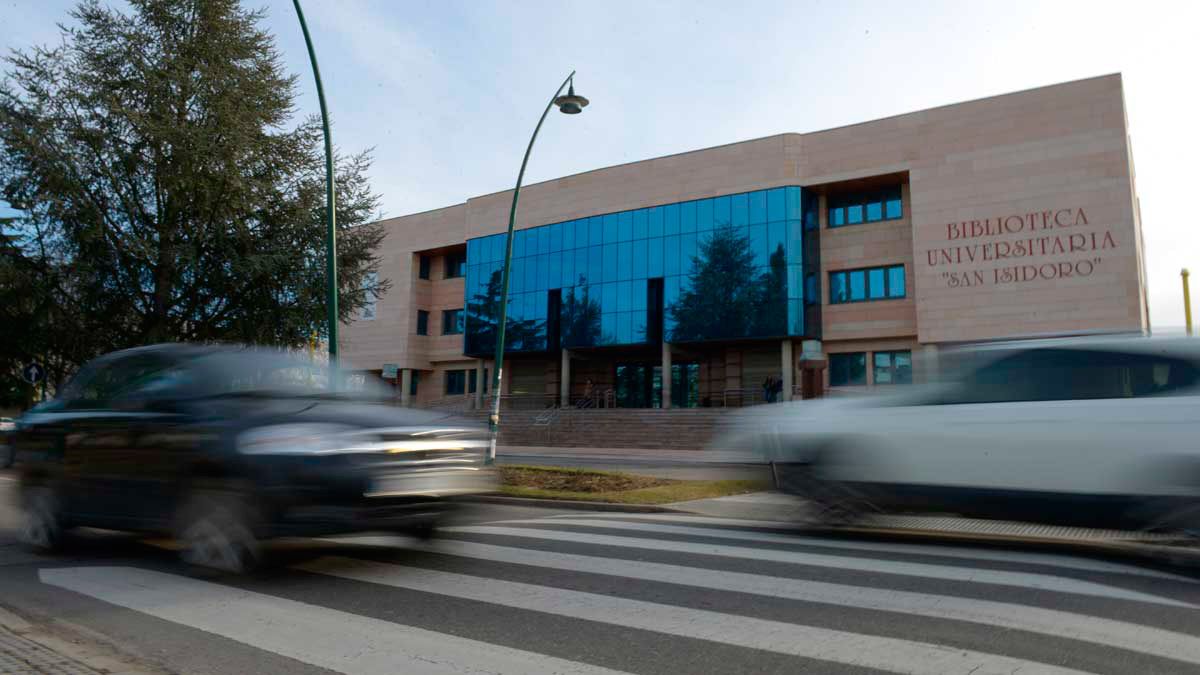 Biblioteca Universitaria San Isidoro, ubicada en el Campus de Vegazana. | L.N.C.