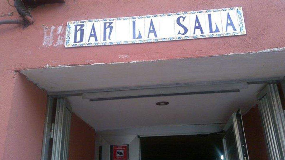 La Sala es un bar y discoteca de pueblo que quería remontar colocando una terraza, pero no ha podido hacerlo.