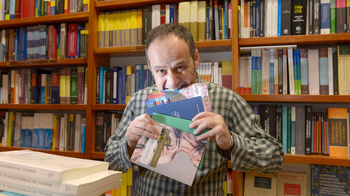 El editor y librero Héctor Escobar es el impulsor de la Feria de Editores. | MAURICIO PEÑA