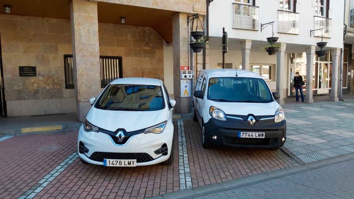 Cs critica que no se estudiara comprar los coches en los concesionarios del municipio.