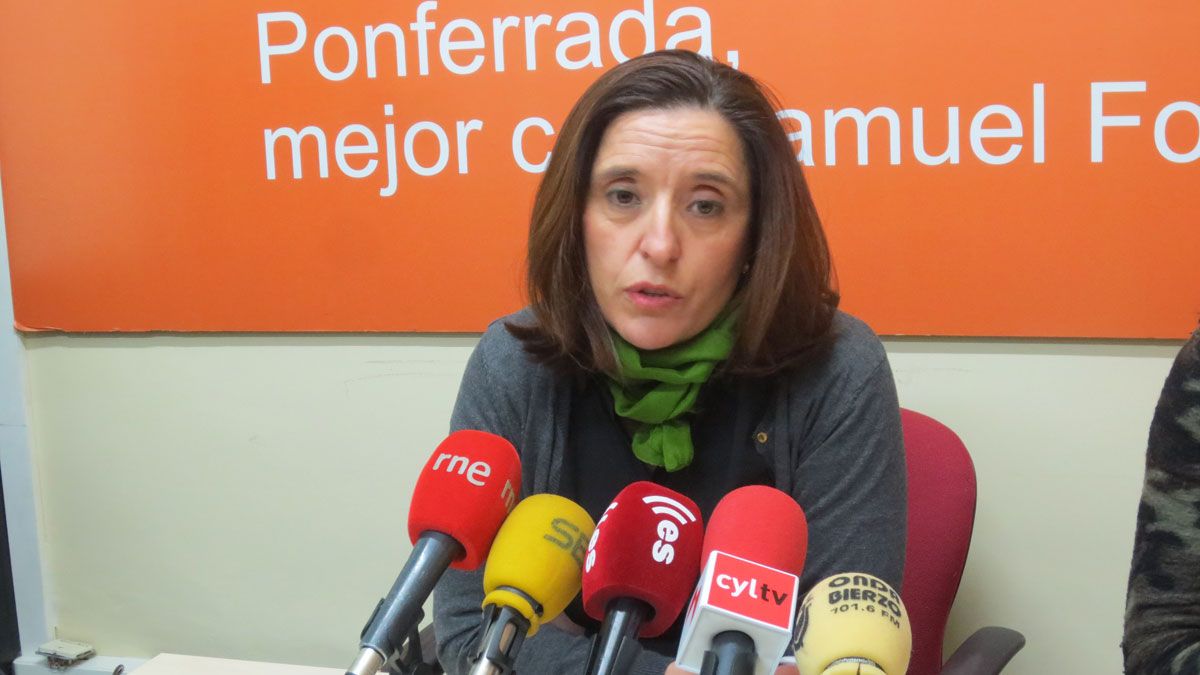 Los concejales de USE Bierzo registraron una moción este martes en el Ayuntamiento de Ponferrada. | L.N.C.