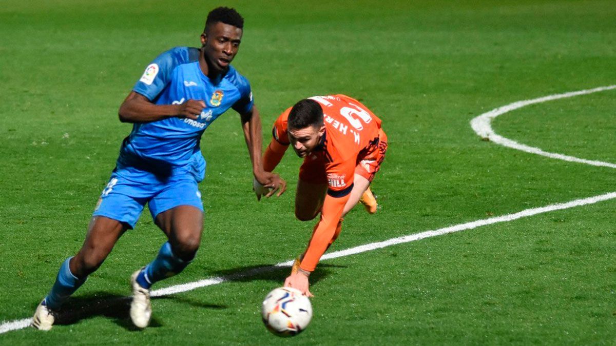 Manu Hernando, que podría volver a la convocatoria, durante el partido de ida en Fuenlabrada. | CFF