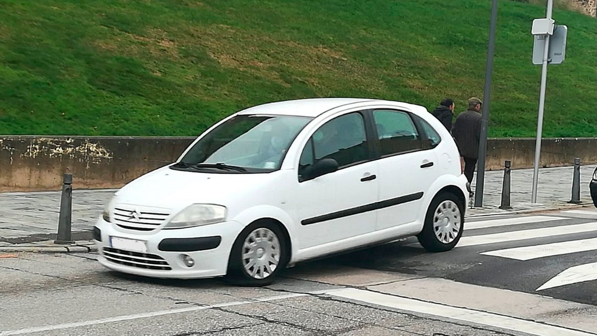 El paso ocasiona problemas para el tráfico a diario.| USE