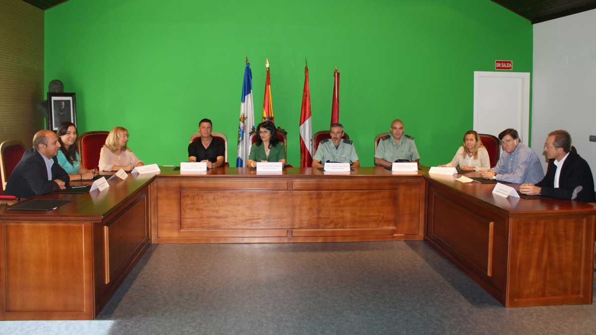 Un momento de la Junta Local de Seguridad celebrada en La Pola.
