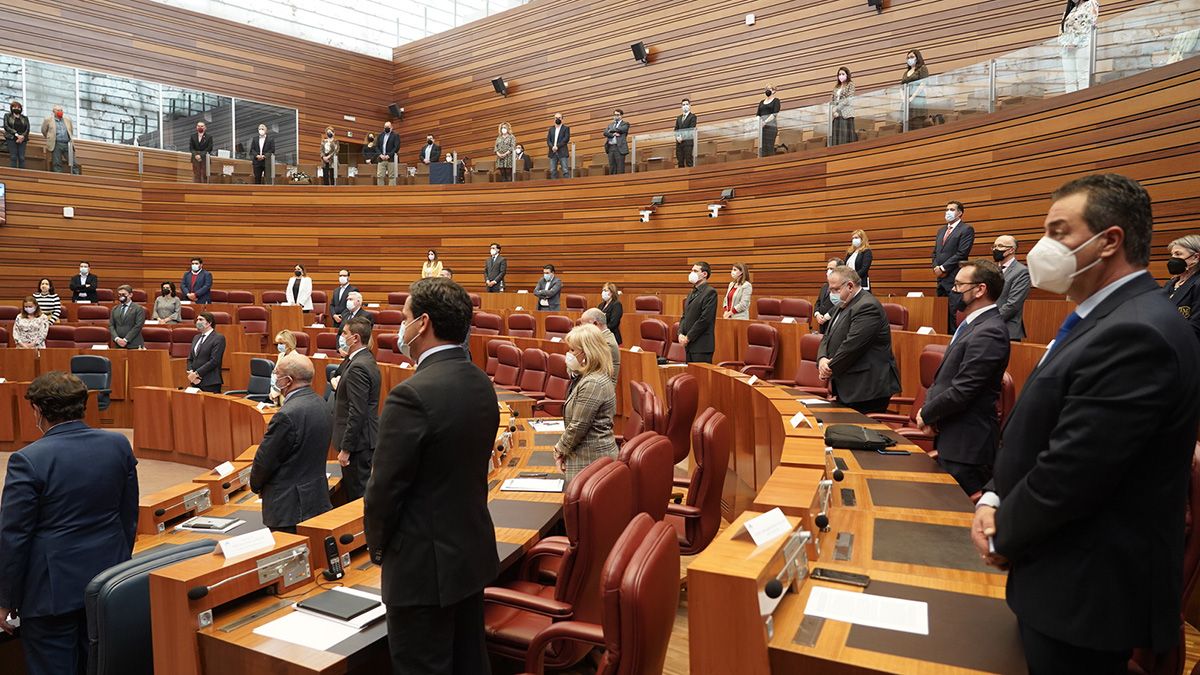 pleno-cortes-cyl-27421.jpg pleno-cortes-cyl-27421.jpg