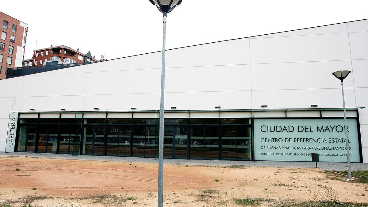 Edificio de la Ciudad del Mayor de León en el Polígono X. | C.S.C. (ICAL)