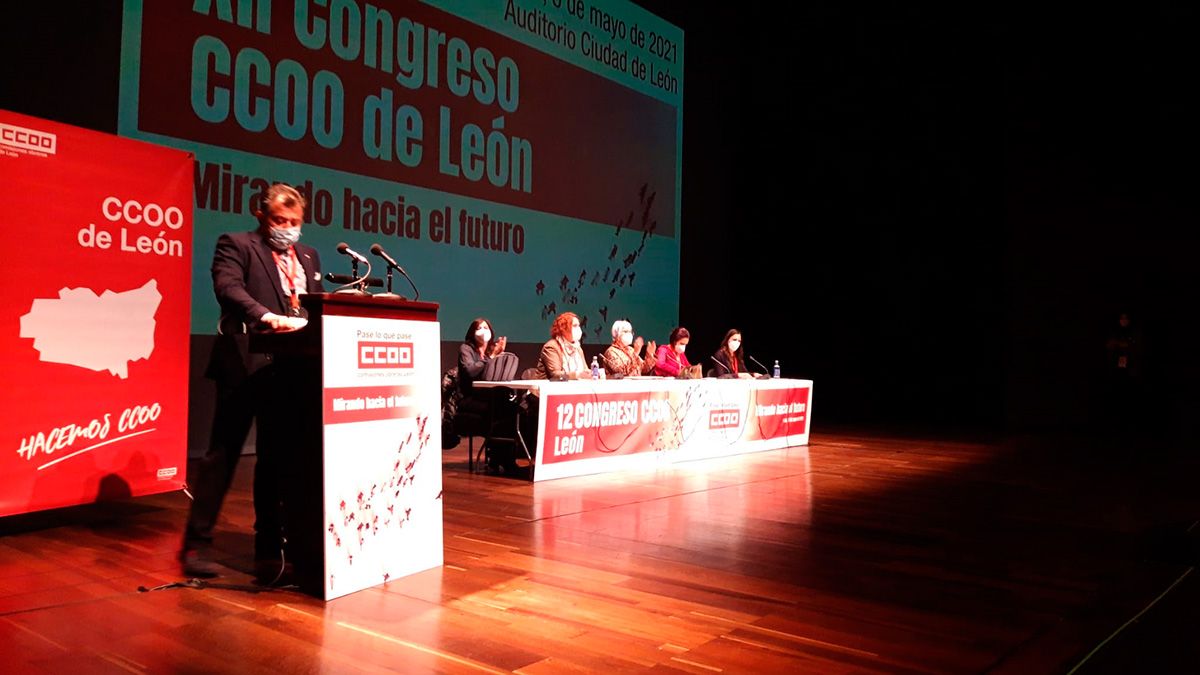 La mesa del congreso está compuesta íntegramente por mujeres. | L.N.C.