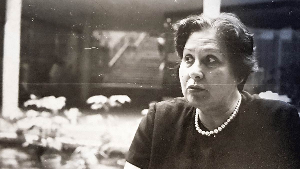 la poeta y escritora berciana Manuela López.