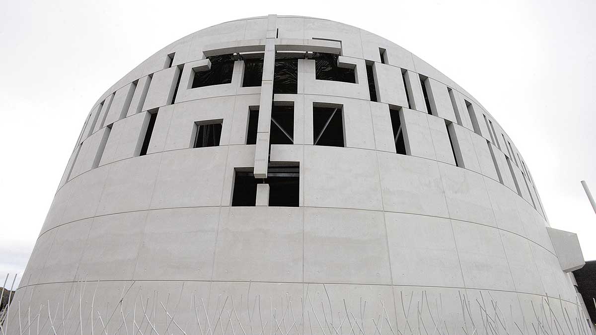 La Iglesia de los evangelistas en Eras de Renueva, que ha sido inaugurada este año. | MAURICIO PEÑA