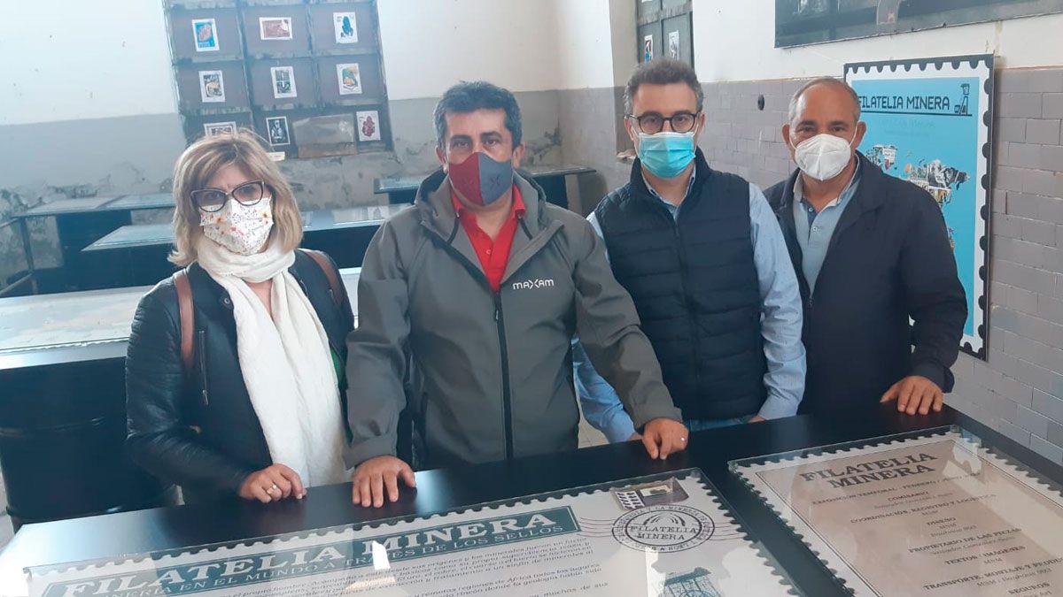 Inauguración de la muestra en el Pozo Julia de Fabero. Inauguración de la muestra en el Pozo Julia de Fabero.