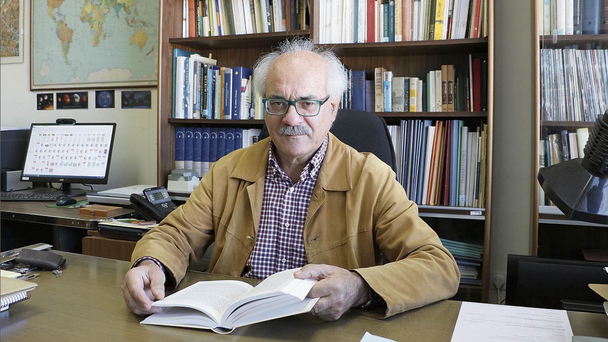 El profesor Antonio T. Reguera, autor de la publicación. | ULE