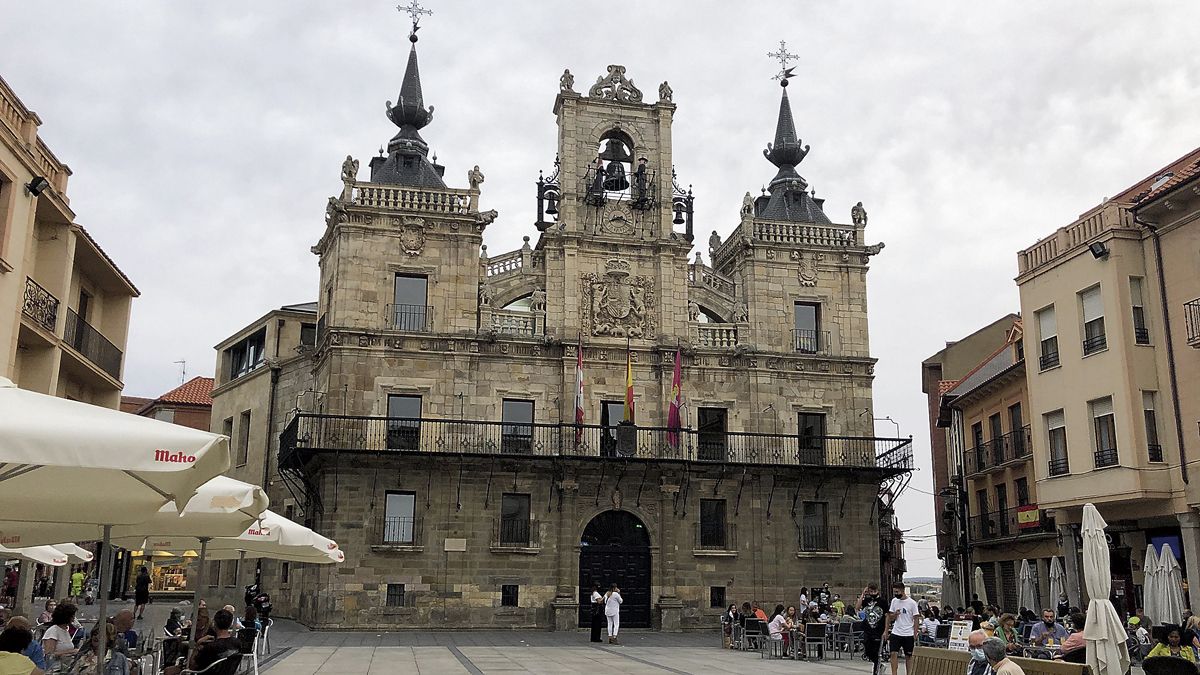 Una imagen del Ayuntamiento de Astorga. | P.F.