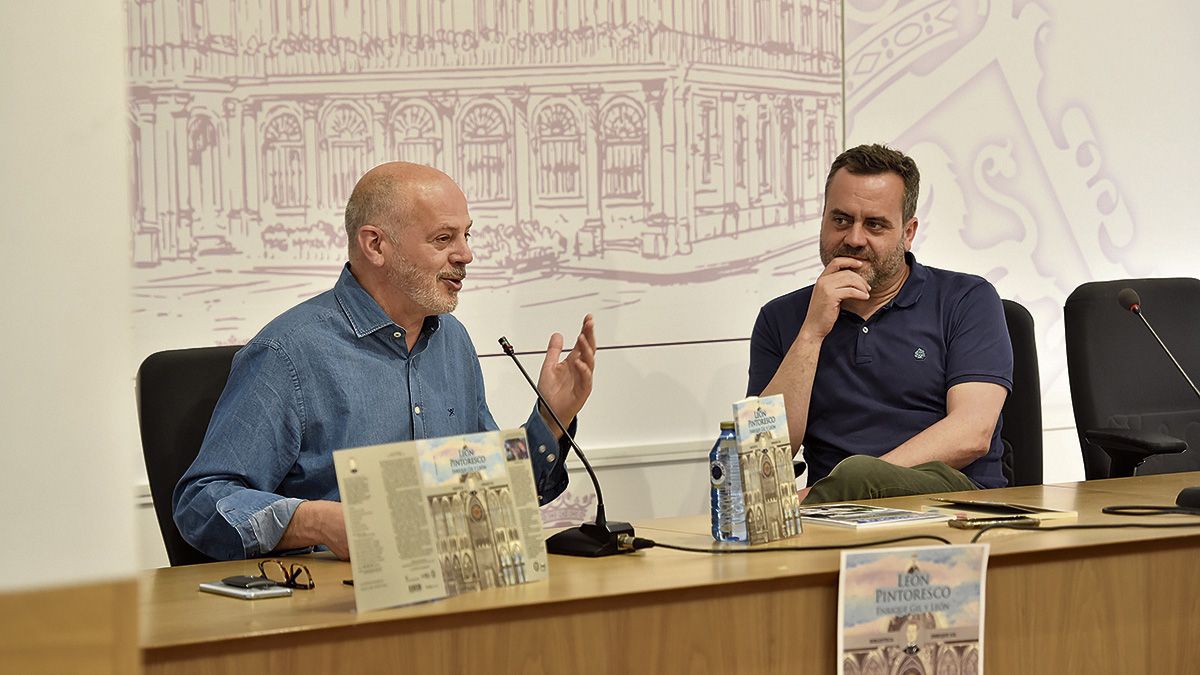 Valentín carrera y David Rubio durante la presentación de este domingo. | SAÚL ARÉN