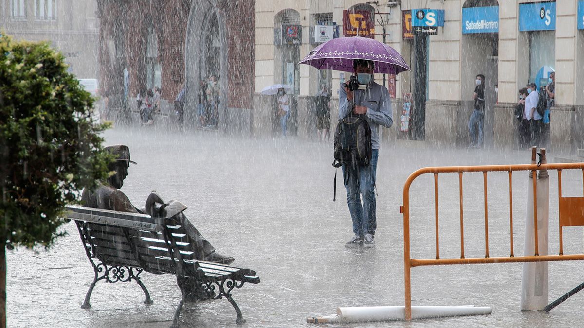 Intensa tormenta este lunes por la tarde en la ciudad de León. | ICAL