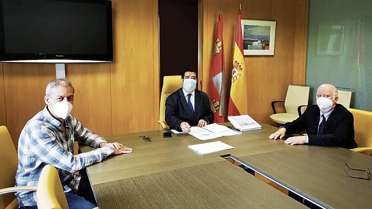 En la imagen, un momento de la reunión celebrada en Valladolid. | L.N.C.