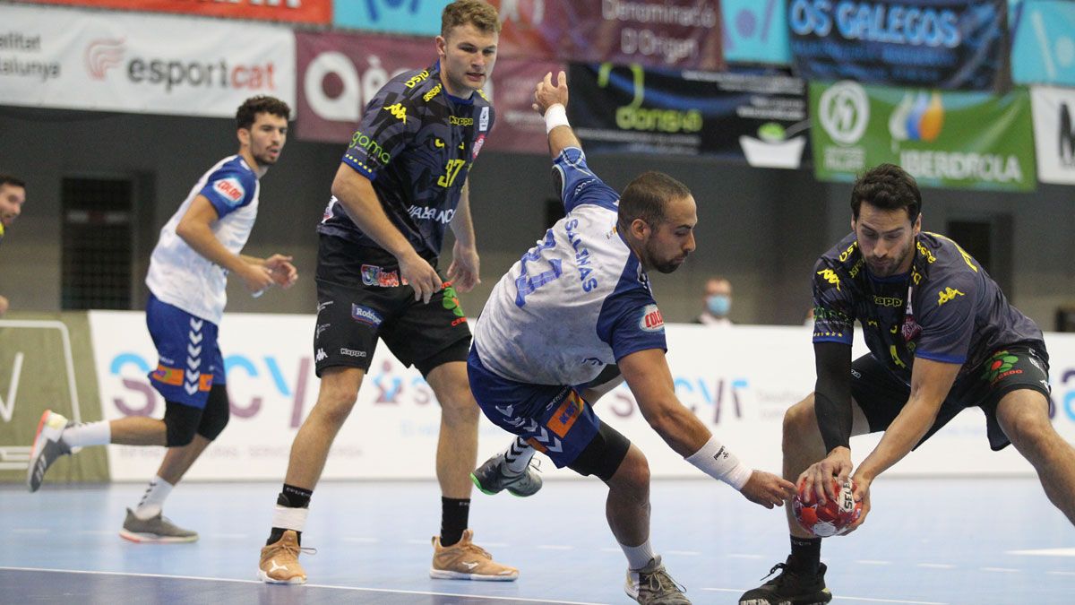 Feuchtmann y Kisselev, durante el choque de la primera vuelta en Granollers. | BMGRANOLLERS