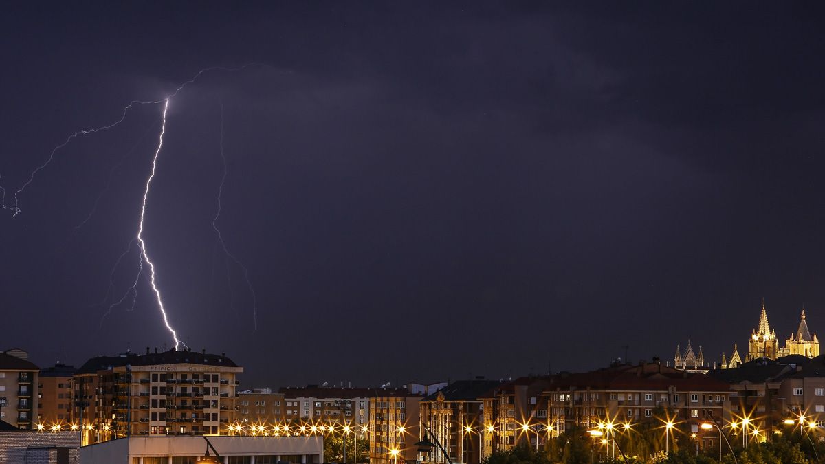 tormenta-leon-13062021.jpg